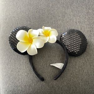 Disney Aulani Hawaii Rare Flower New Minnie Ears Black Plumeria Headband